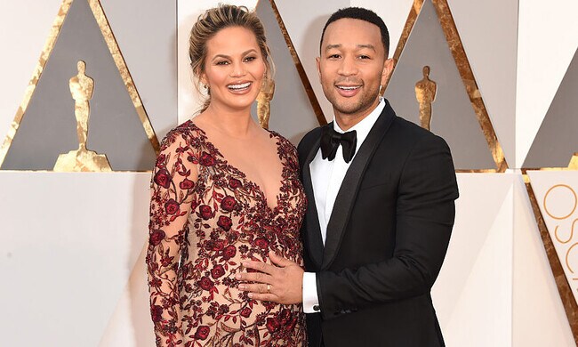 Who does Chrissy Teigen and John Legend's daughter Luna Simone look like?