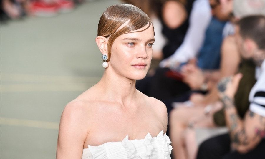 Natalia Vodianova's return to the catwalk 20 days after giving birth is a must see