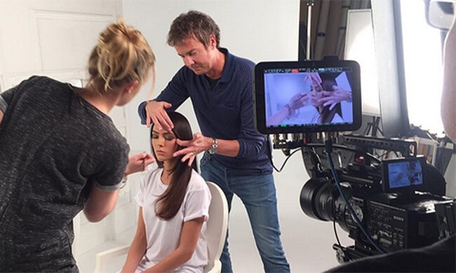 Celebrity hairstylist Richard Ward on how to choose blonde or brunette