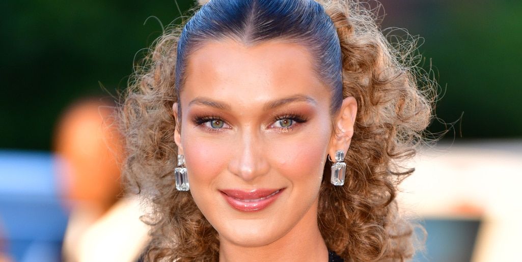 Bella Hadid's dreamy curls is the latest hairstyle to copy - Foto 1