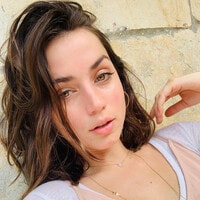 Ana de Armas debuts a shocking hair-free look that you need to see