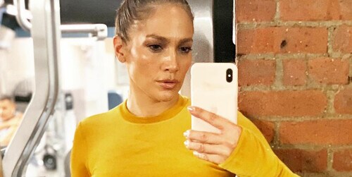 Jennifer Lopez gives us abs envy in latest gym selfie