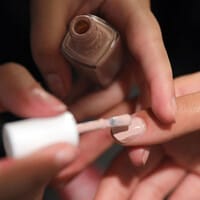 5 essential tips you can do at home for a long-lasting manicure