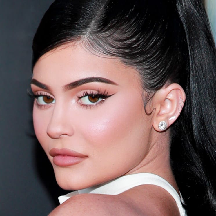 Copy Kylie Jenner's billionaire beauty look: 10 products you need