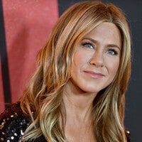 Jennifer Aniston gives latest beauty tool her seal of approval