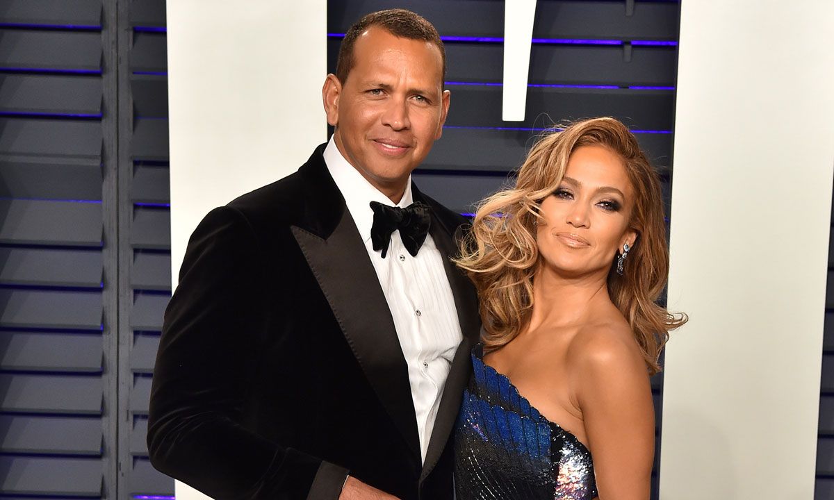 Jennifer Lopez and Joanna Gaines meet at her Malibu property