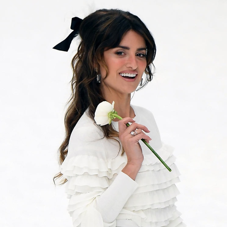 Penelope Cruz Chanel Runway