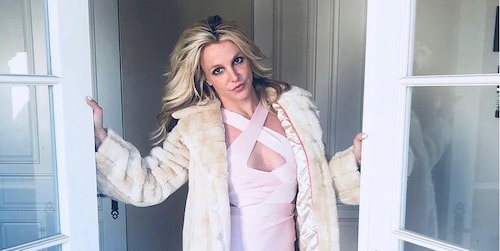 Britney Spears reveals jaw-dropping, color-coded, walk-in closet