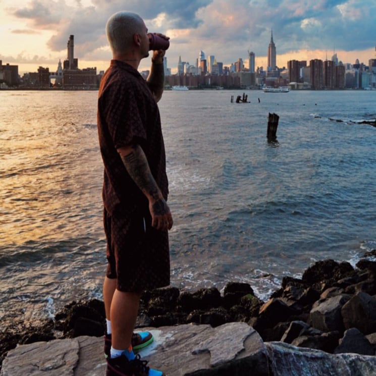 Chef J Balvin is at it again and surprises fans in NY with this morning treat