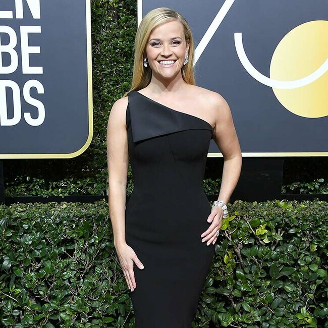 Los vestidos negros de los Golden Globes pueden ser tuyos por una buena causa