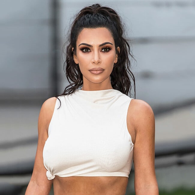 ¿Tienes curvas? Inspírate en Kim Kardashian y atrévete con los 'crop tops' 