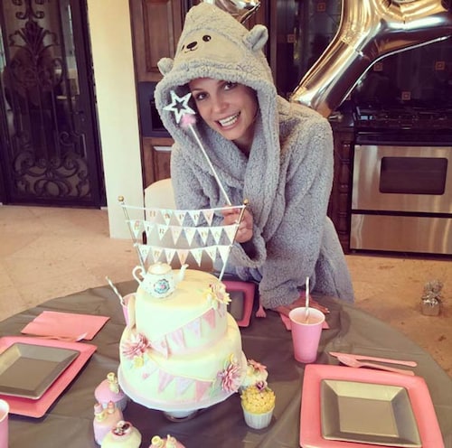 Miley Cyrus organiza fiesta de cumpleaños para Britney Spears
