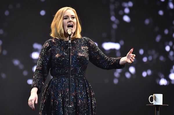 ¡Qué tierna! Adele cantó por primera vez frente a su hijo y no pudo contener el llanto