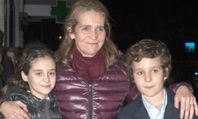 La infanta Elena celebra hoy con sus hijos su 51 cumpleaños, el primero fuera de la Familia Real 