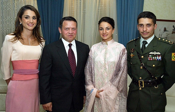 Rey Abdalá con el príncipe Hamzah bin Hussein
