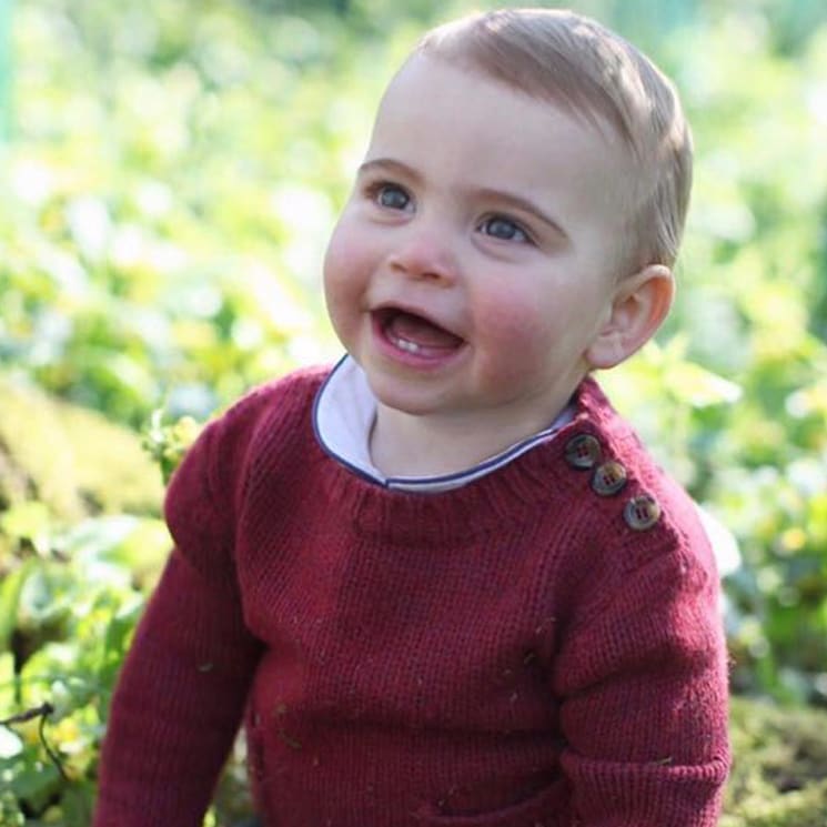Two teeth, one year of life! Ahead of birthday, palace releases photos of Prince Louis