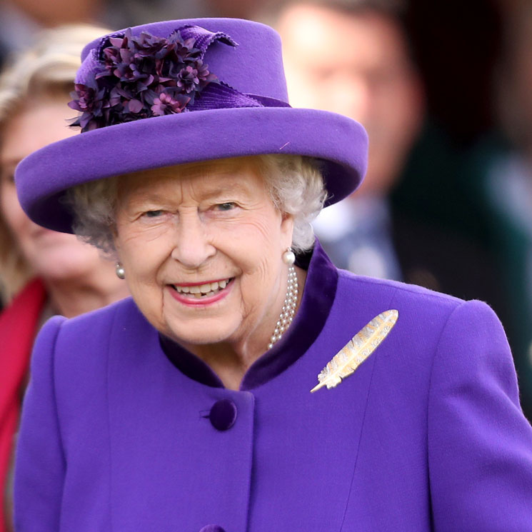 Queen Elizabeth cheekily reminds her nephew who's boss