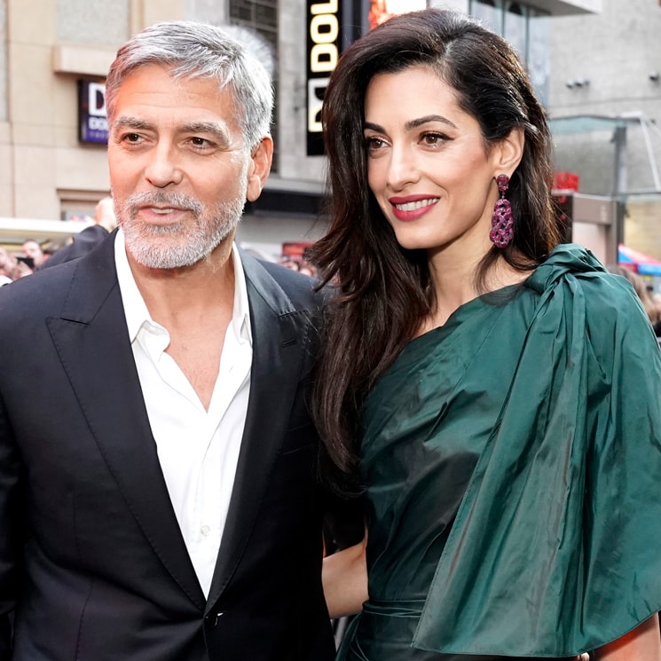 Dos años de amor: Celebramos las bromas y el gozo que los mellizos de George y Amal Clooney han traído a sus vidas