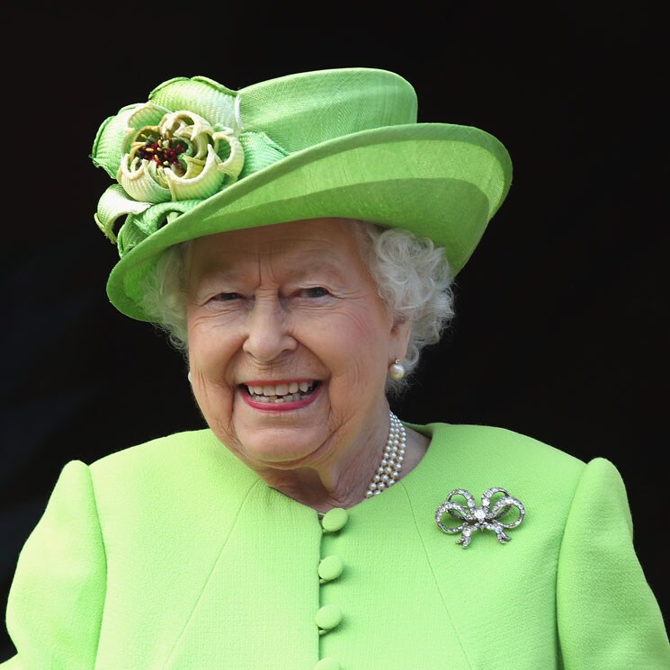 La reina está aceptando solicitudes de trabajo para posición en los medios