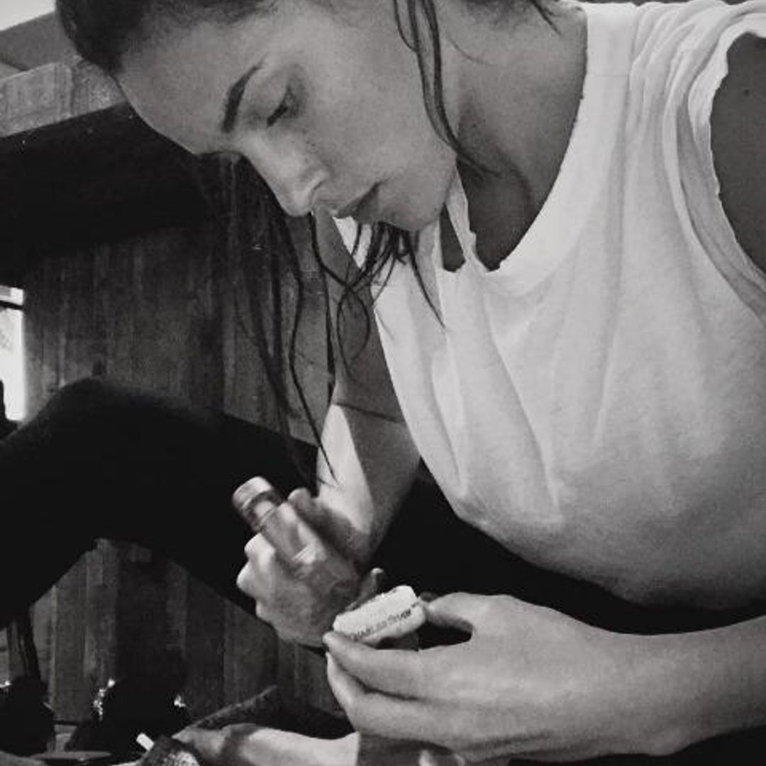 Adria Arjona trabajó como hostess y mesera