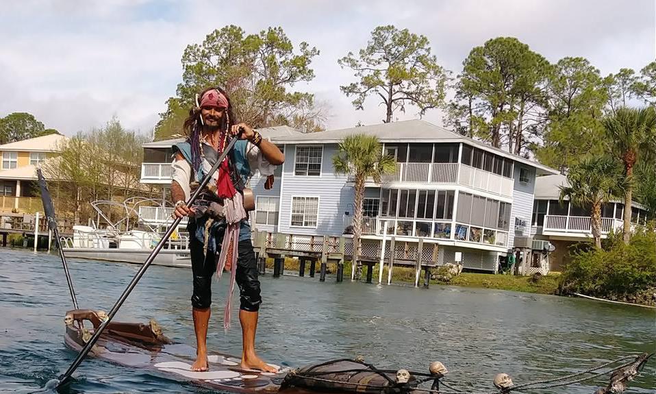 Josh Hensley, el Jack Sparrow de Florida