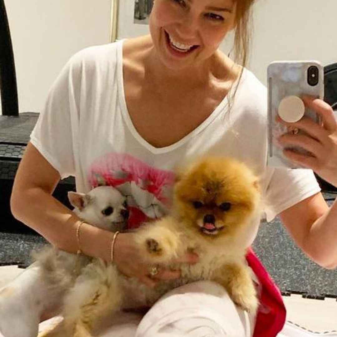 Thalía lleva a sus perros hasta al gimnasio