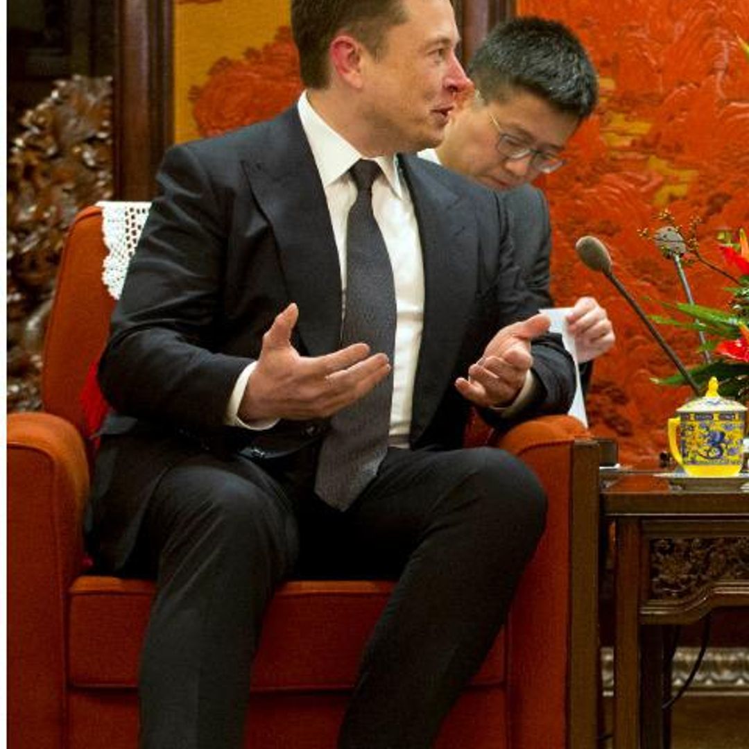 Elon Musks eats in 5 minutes---but it's a big meal