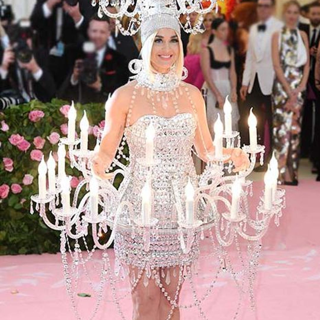 Katy Perry Gala Met 2019 como candelabro