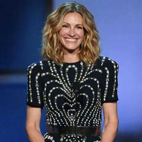 Julia Roberts with a bob haircut