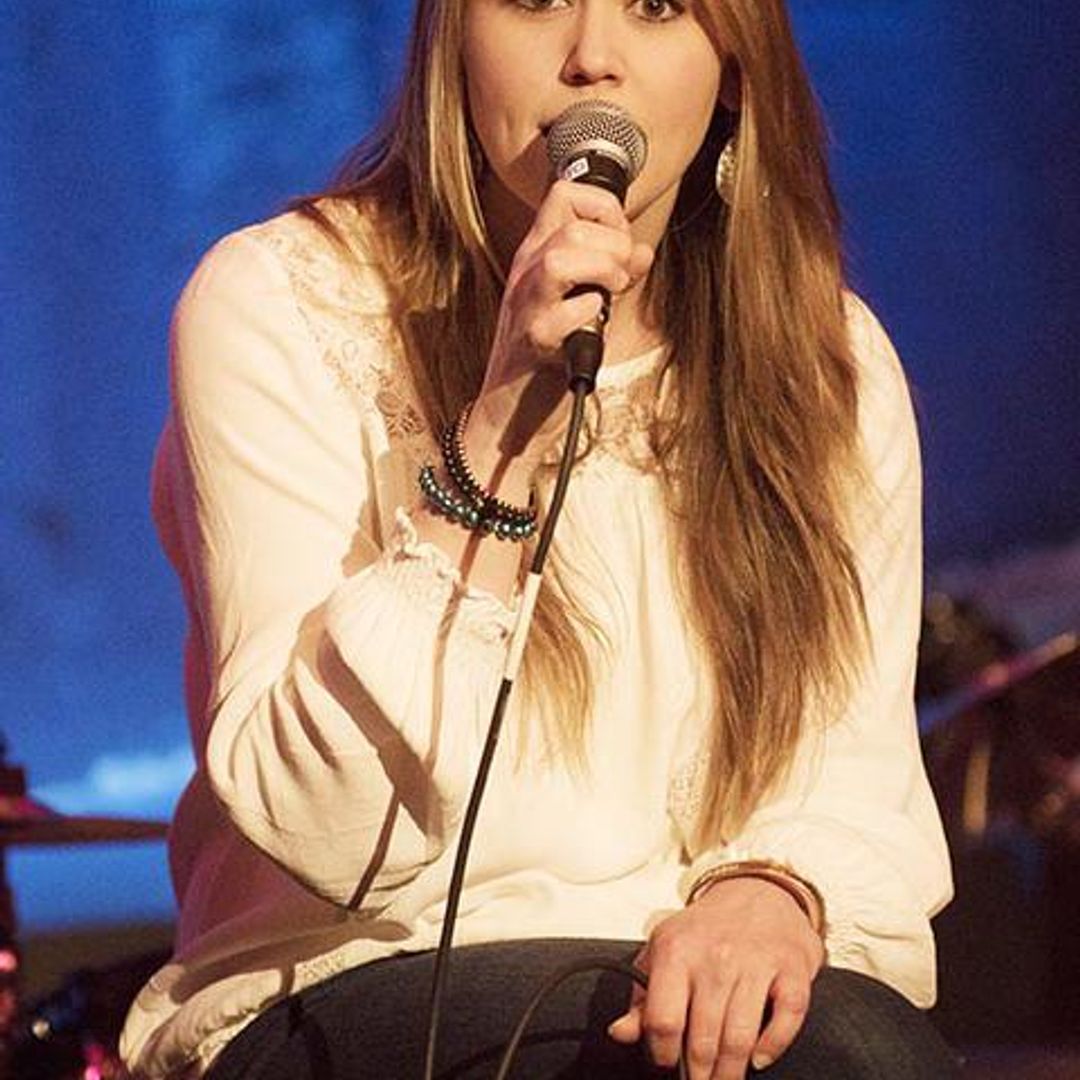 Jane Carrey es talentosa para cantar