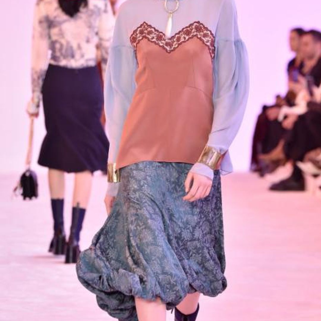 Chloe y su top lencero