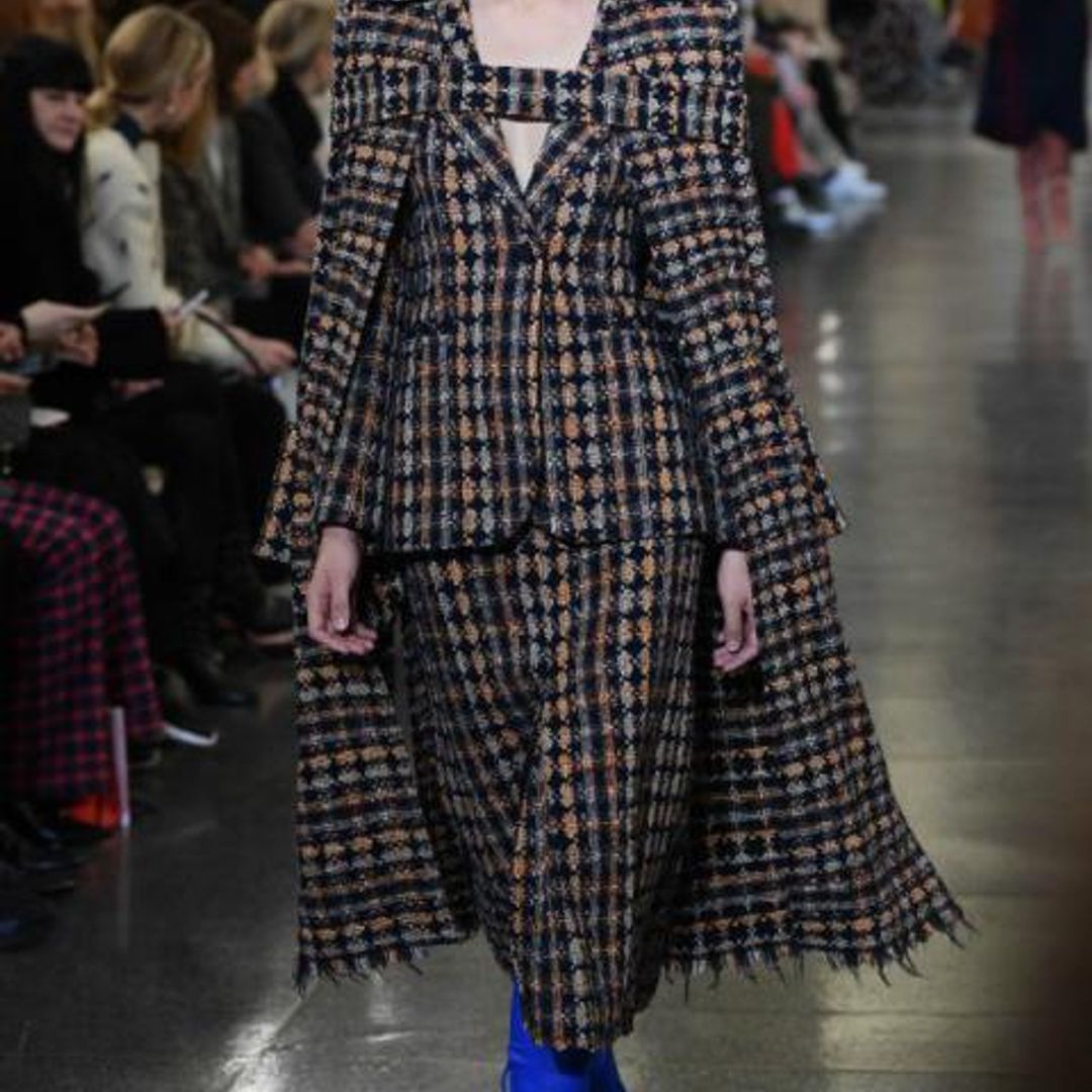 Traje english tweed de Victoria Beckham
