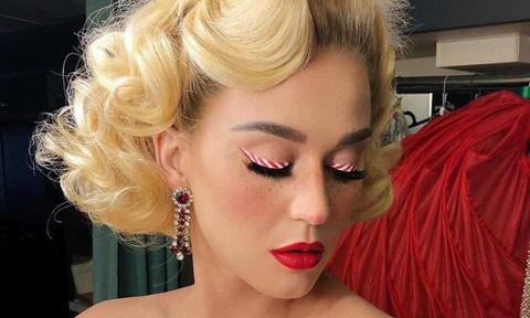 Katy Perry Christmas makeup
