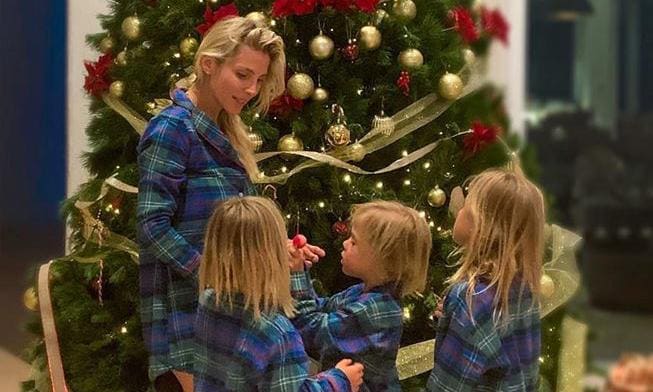 Chris Hemsworth wife and children ready for Christmas
