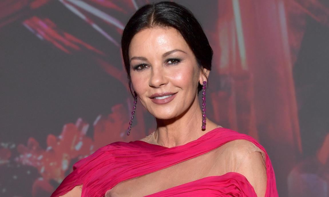 Catherine Zeta-Jones shares sultry selfie from 42 thousand feet in the air