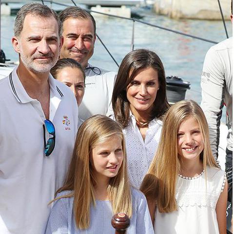 Queen Letizia and King Felipe in Mallorca with Princess Leonor and Infanta Sofia