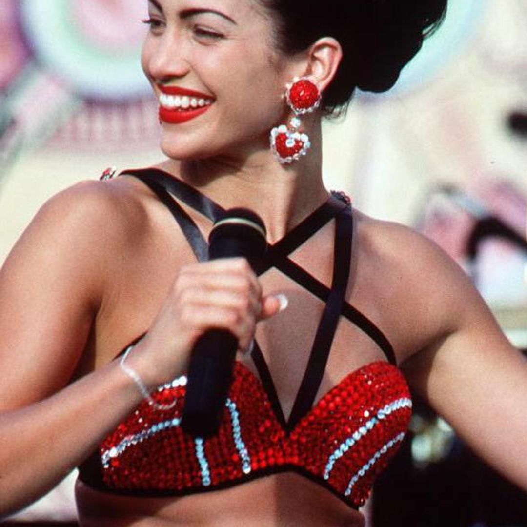 Jennifer Lopez como Selena Quintanilla