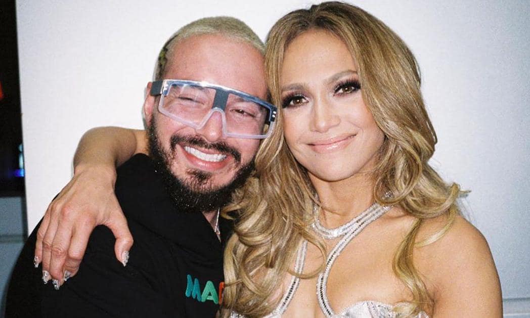 Jennifer Lopez and J Balvin posing together