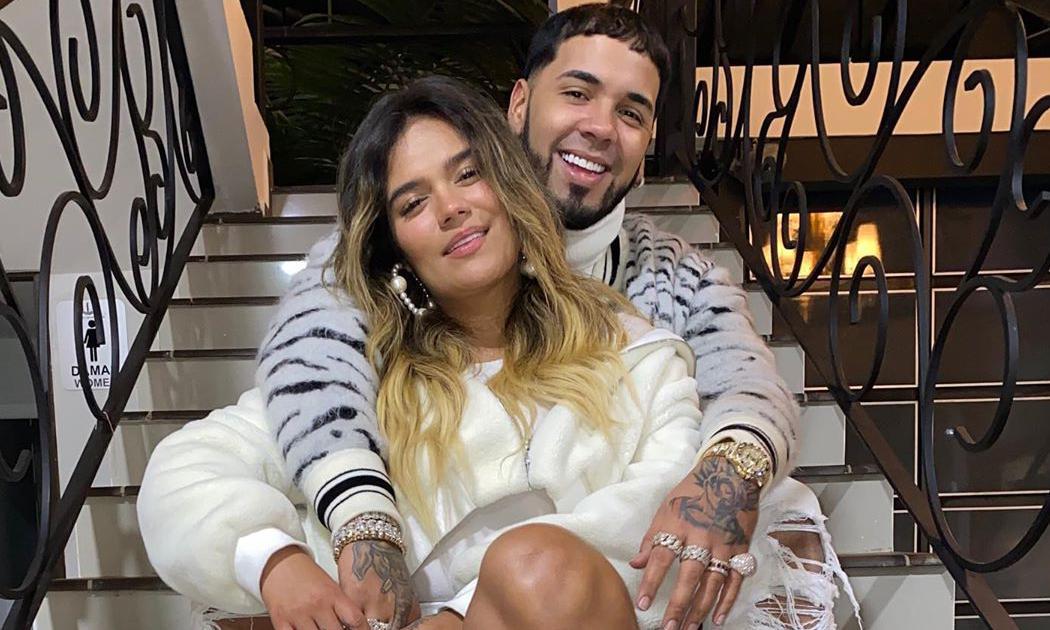 Karol G and Anuel AA romantic picture