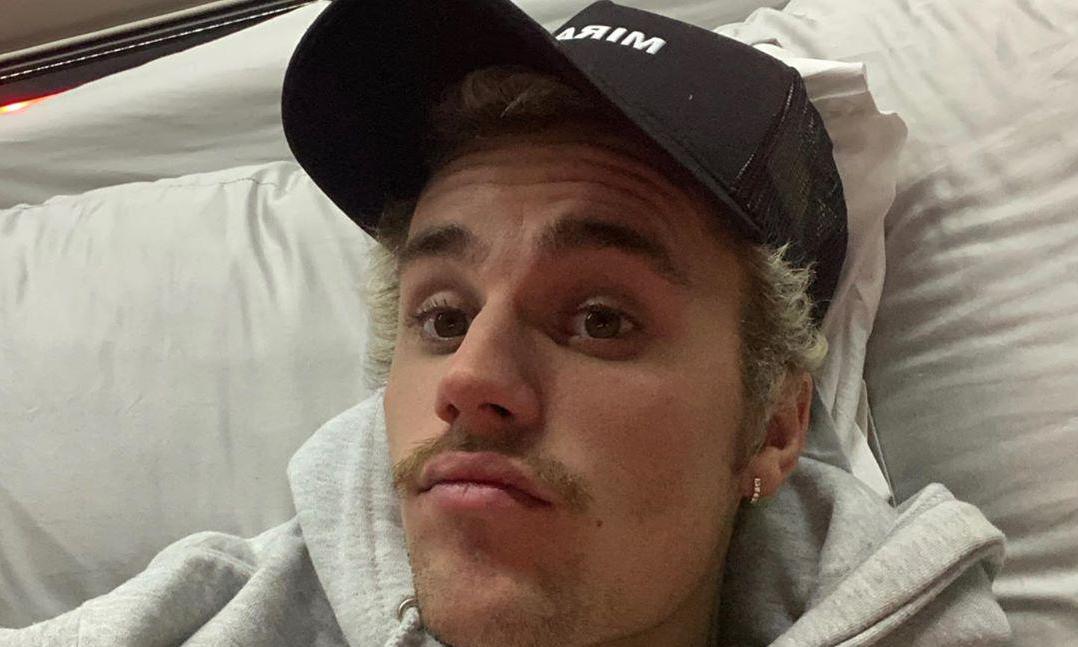 Justin Bieber con bigote