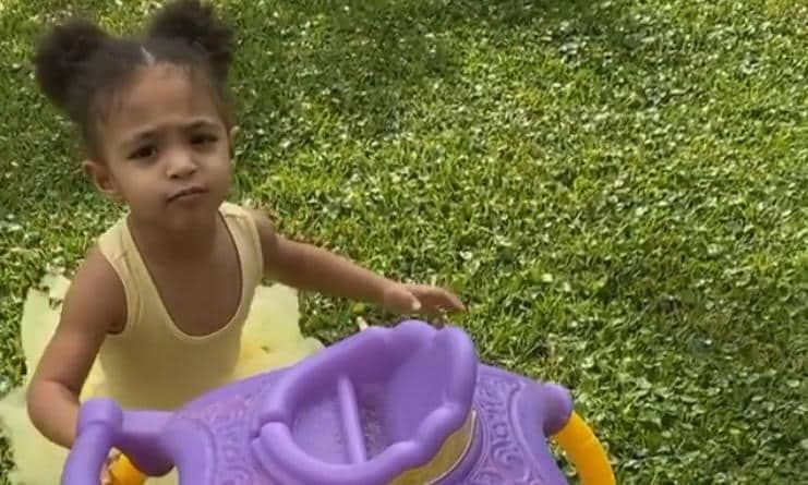 serena williams daughter olympia freaks out with rain