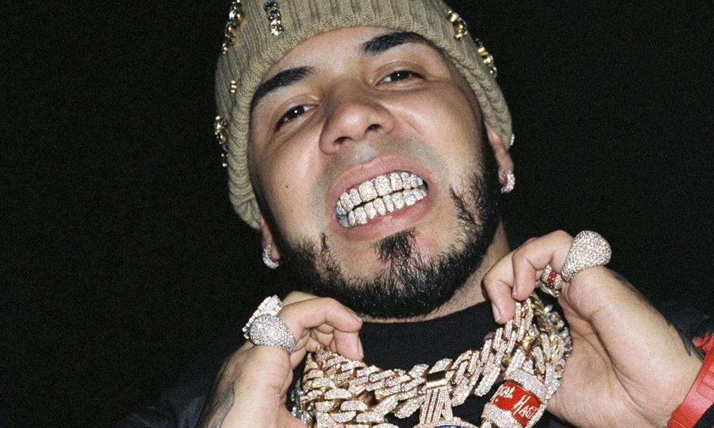 Anuel AA shows off his watch