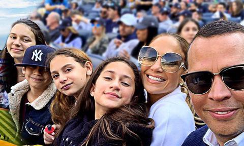 Jennifer Lopez, Alex Rodriguez and family