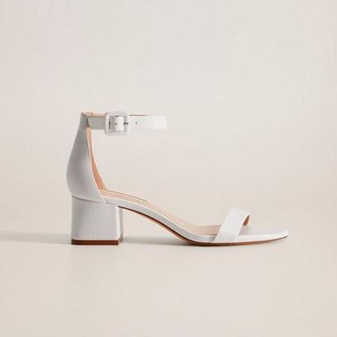 Ankle-cuff sandals de Mango