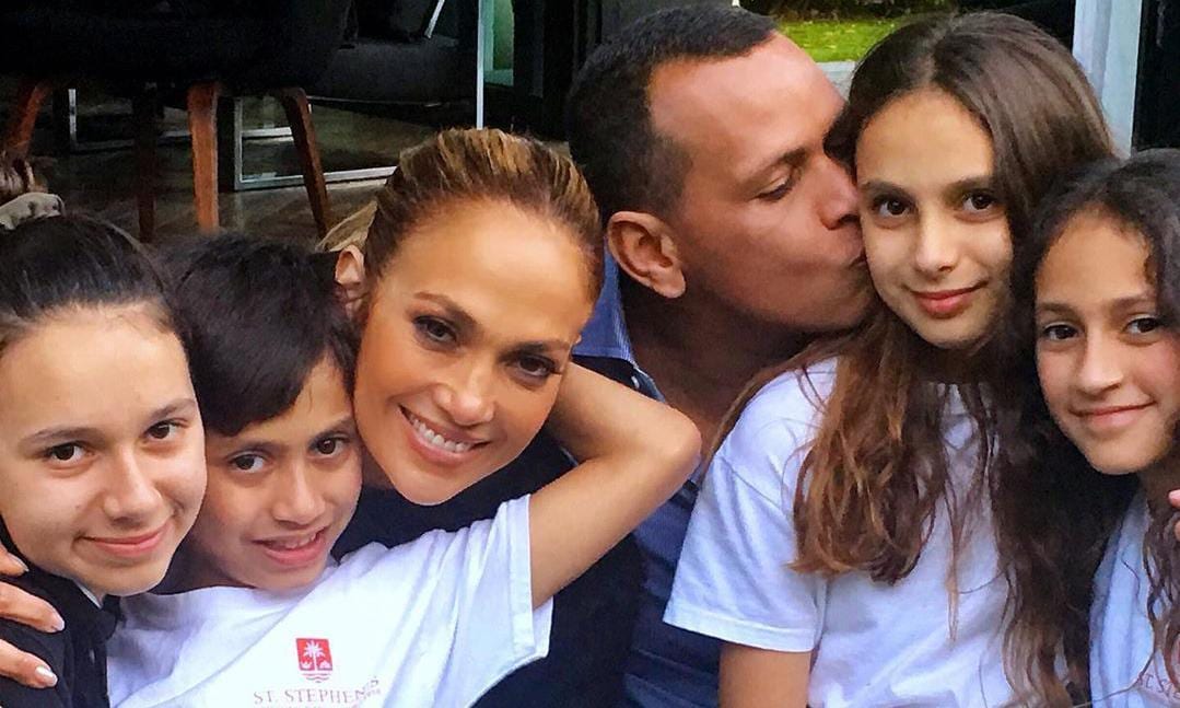 JLo and A-Rod pose for a family picture with their kids