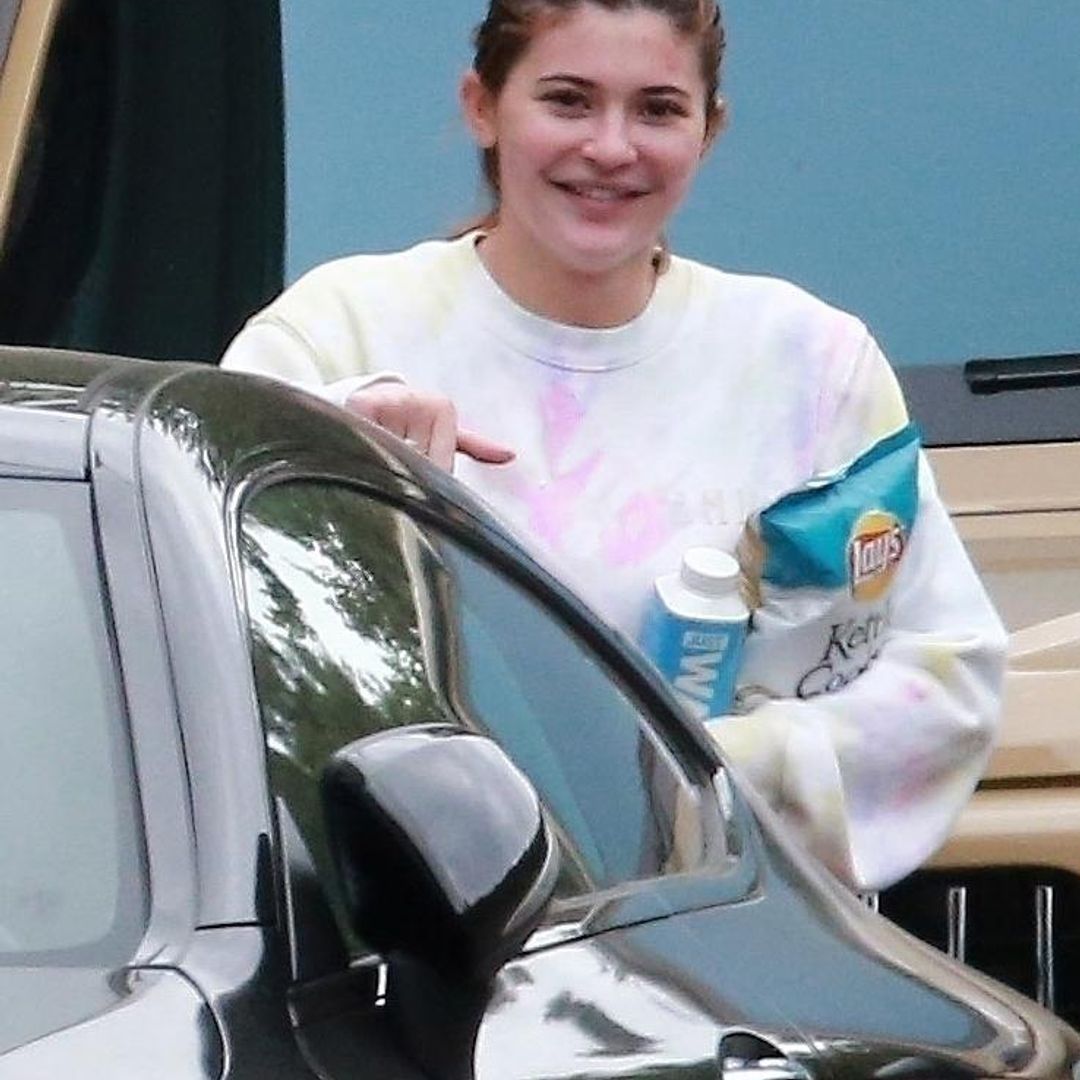 Kylie Jenner goes makeup free