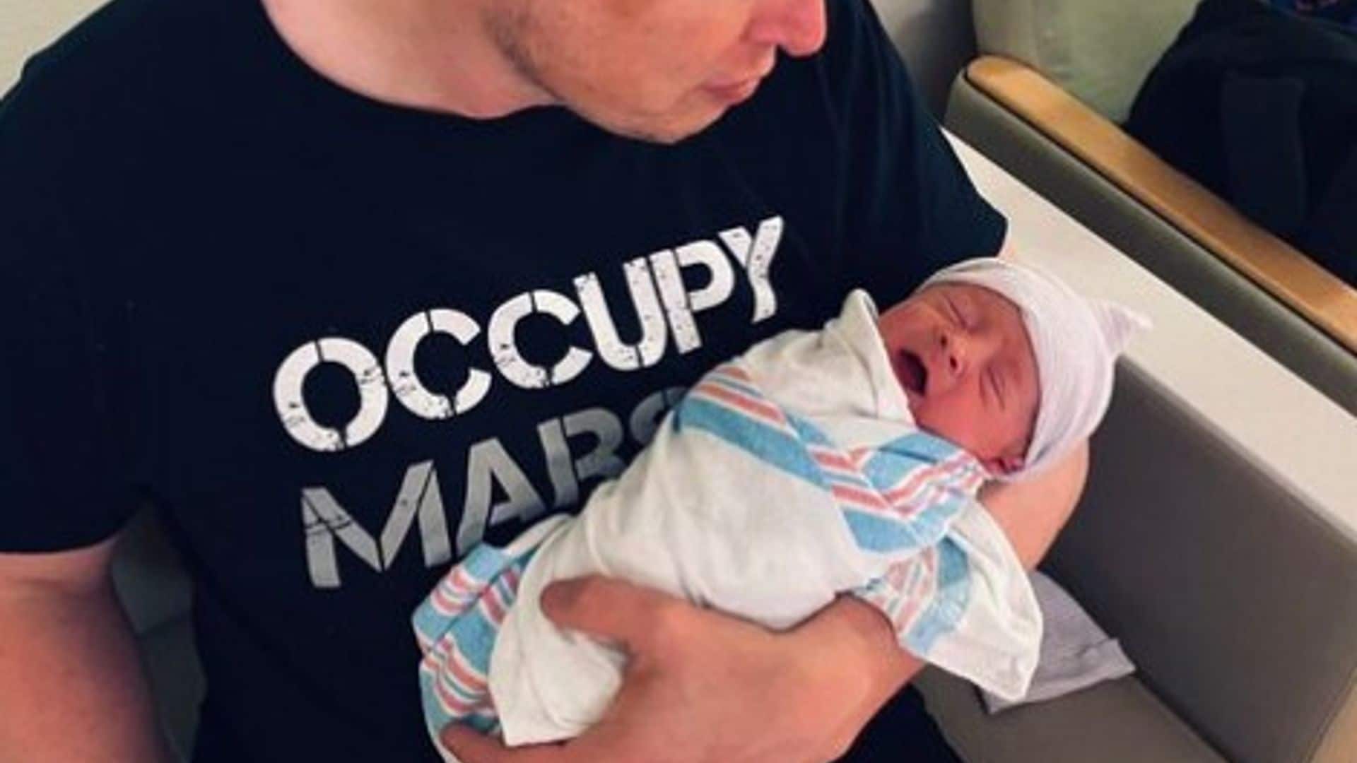 Elon Musk recibe a su sexto hijo