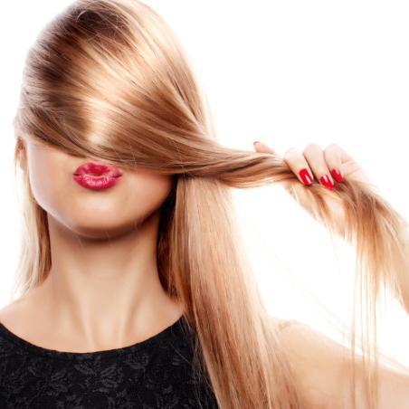 Mujer con cabello brillante