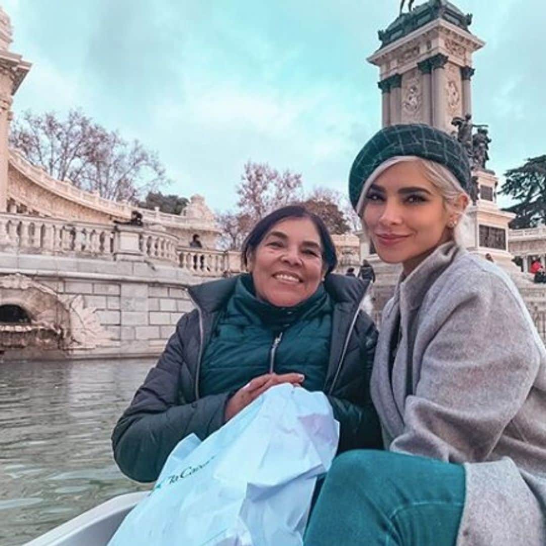 Alejandra Espinoza agradece a su madre todo por su cumpleaños.