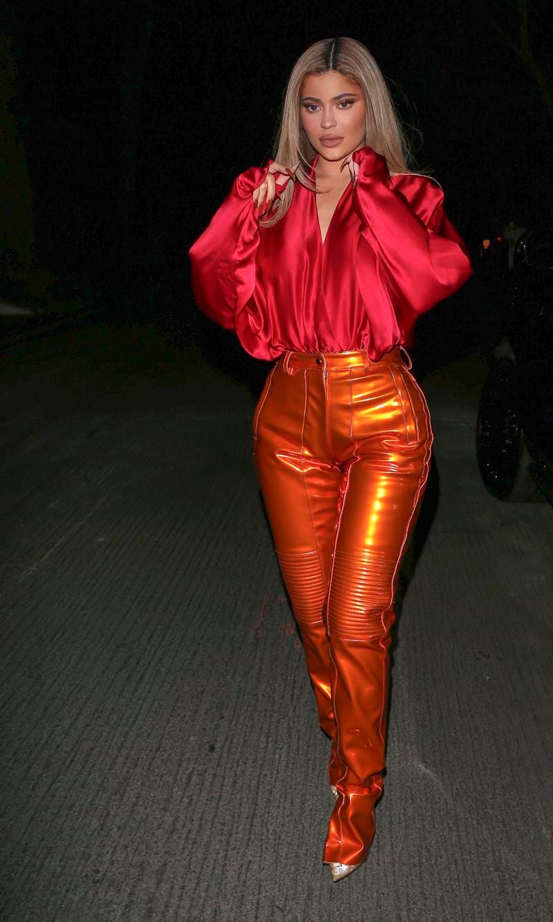 Kylie Jenner turned heads in a bright ...